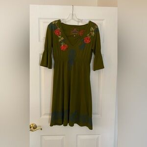 JW Los Angeles Johnny Was Olive Green V-Neck Bell Sleeve Embroidered Dress Sz M
